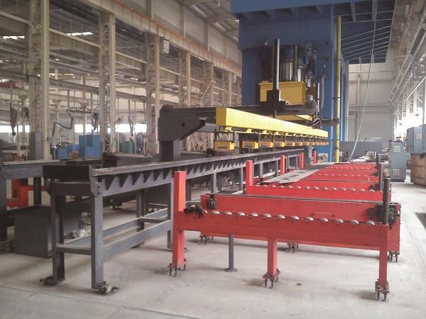 山東拓維機械制造有限公司，汽車大梁沖，汽車小梁沖，鋼模板沖孔，鋼模板加工設備，汽車橫梁沖，數控平板沖孔機，中厚板數控沖床，數控沖鉆復合機，汽車縱梁沖，縱梁自動化生產線，中厚板沖割復合機，平地機刀片沖鉆生產線